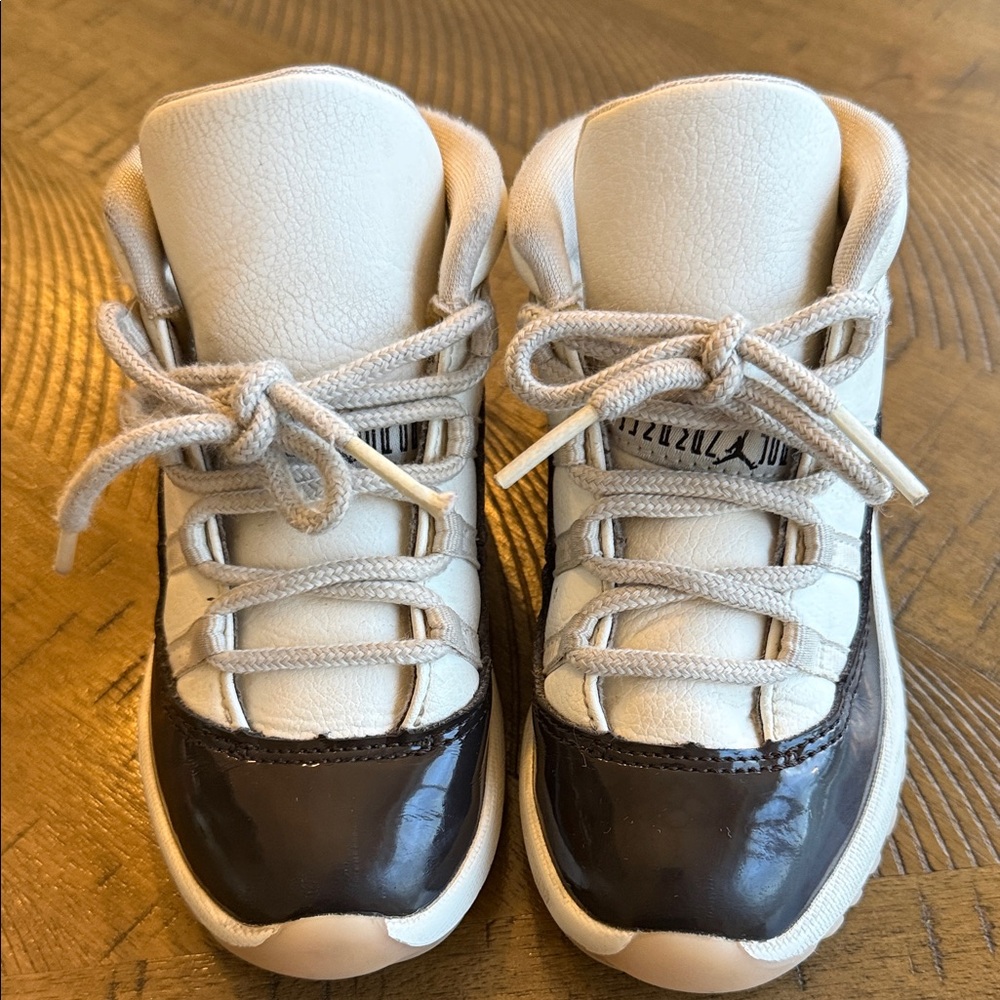 Jordan - Kids White and Black Sneakers